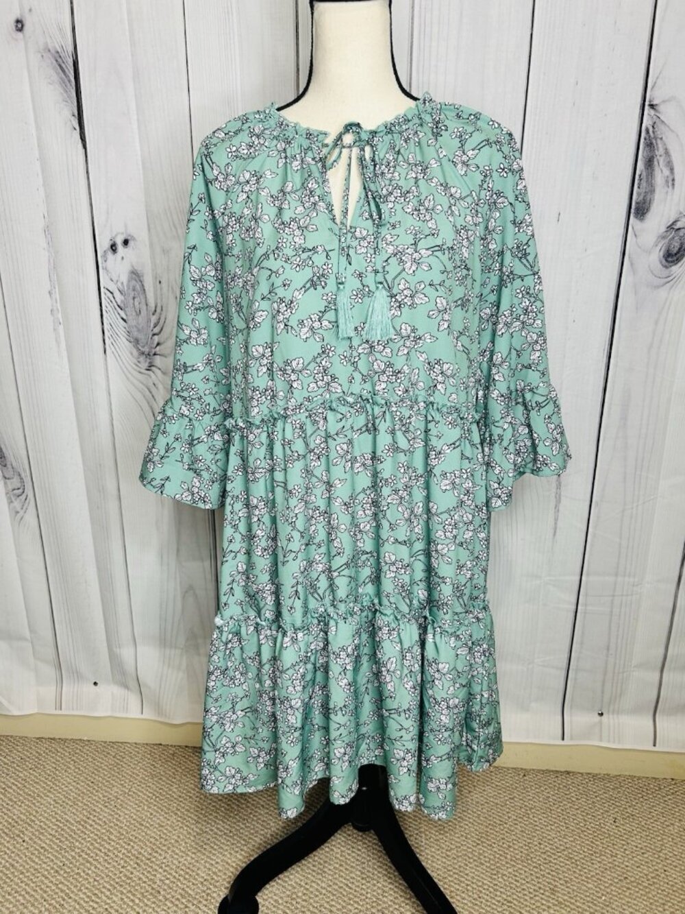 Hayden Los Angeles Tiered Midi Dress Sz L Sea Foam Green Floral Tasseled